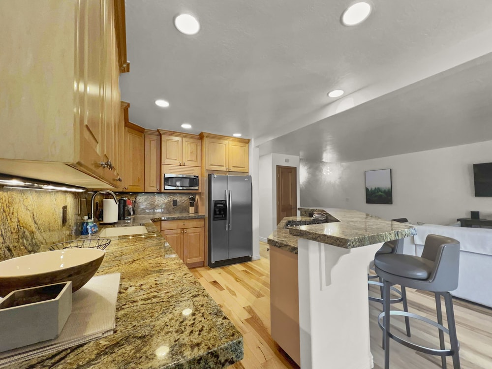 Deer Valley Escapes - Park City Ski Resort Condos