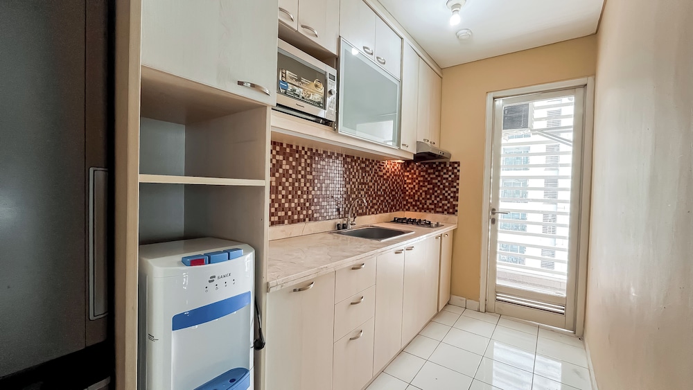 Nice And Cozy 3Br Apartment At Thamrin Residence