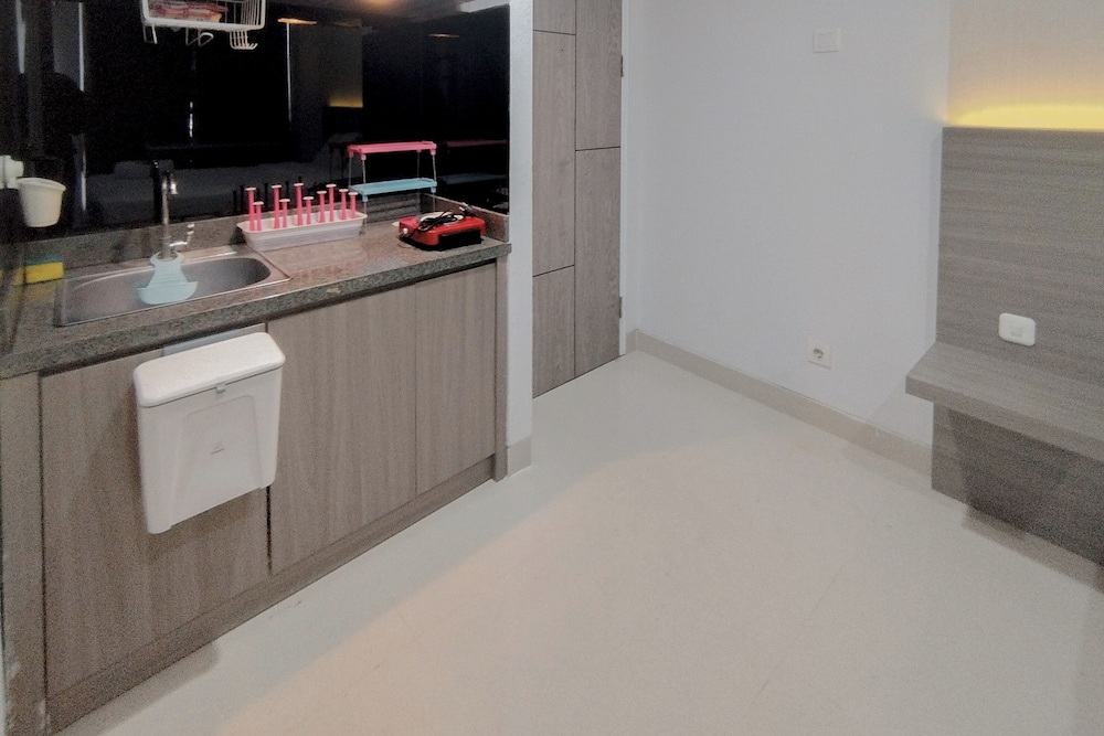 Simply Design Studio At Taman Melati Surabaya Apartment