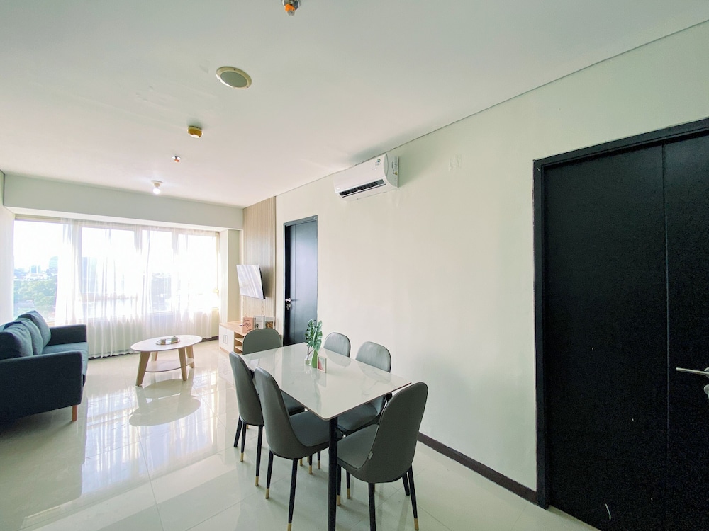 Good Designed and Homey 3BR Nifarro Park Apartment