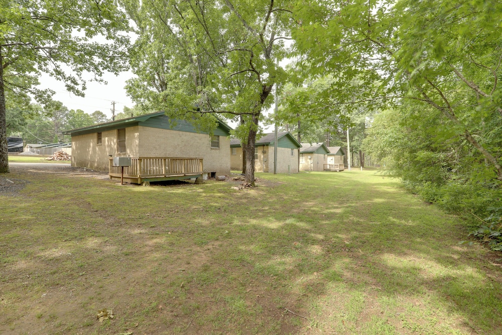 Outdoor Entertainment Areas: Greers Ferry Cottage!