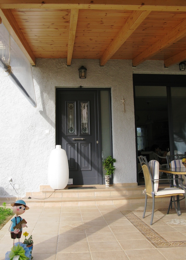 Navarino - A Breath Away From The Beach photo 4