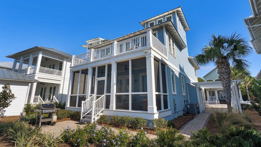 Lakefront Haven in Carillon Beach