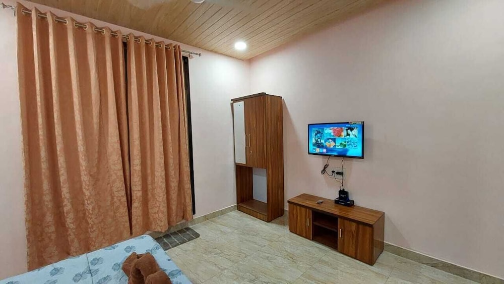 Soham Beach Resort, Diveagar