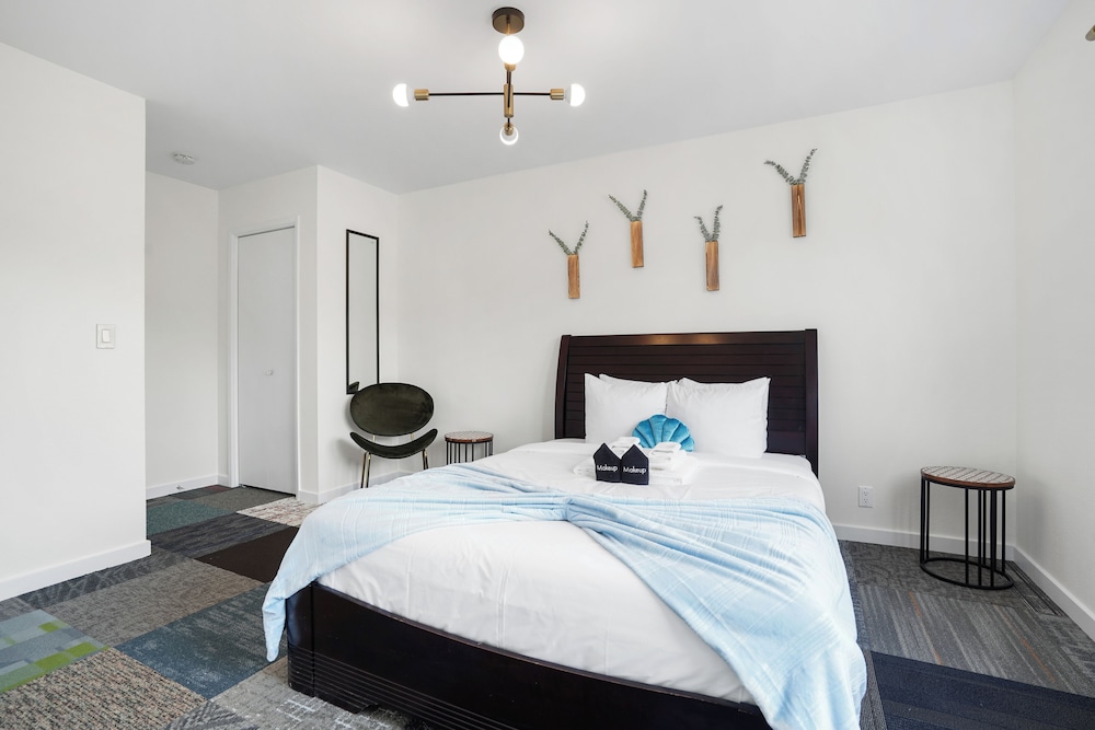 4Beds Private Unit Near BeachWalk Golf