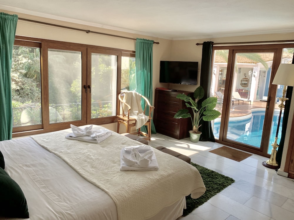 Marbella Vacations - Jardines De La Reina Boutique BB - Property Image 3