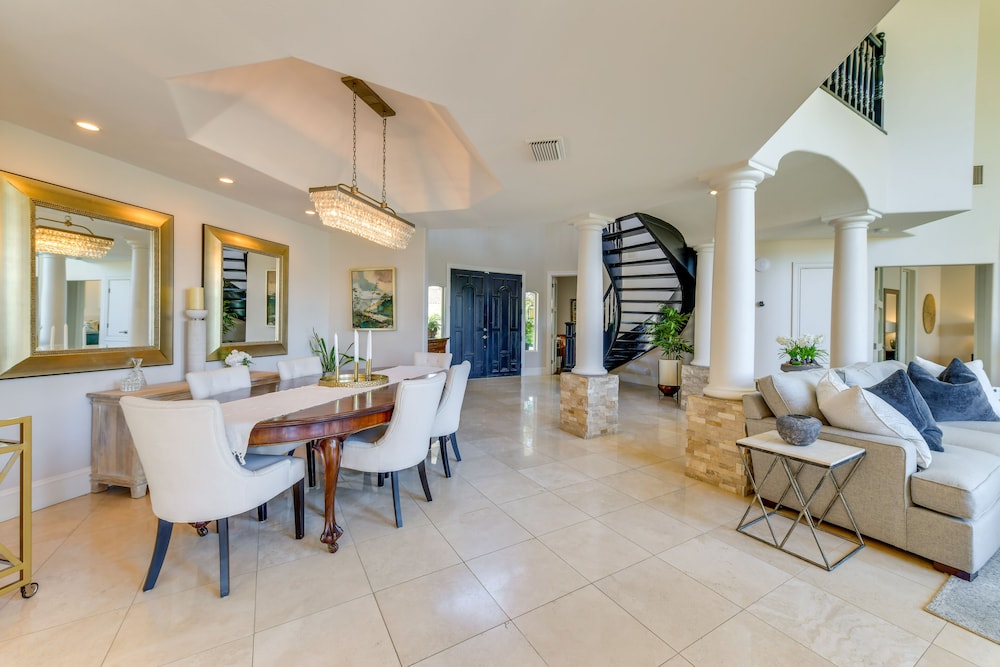Waterfront Luxury Gilbert Retreat w/ Pool  Spa! - Property Image 26