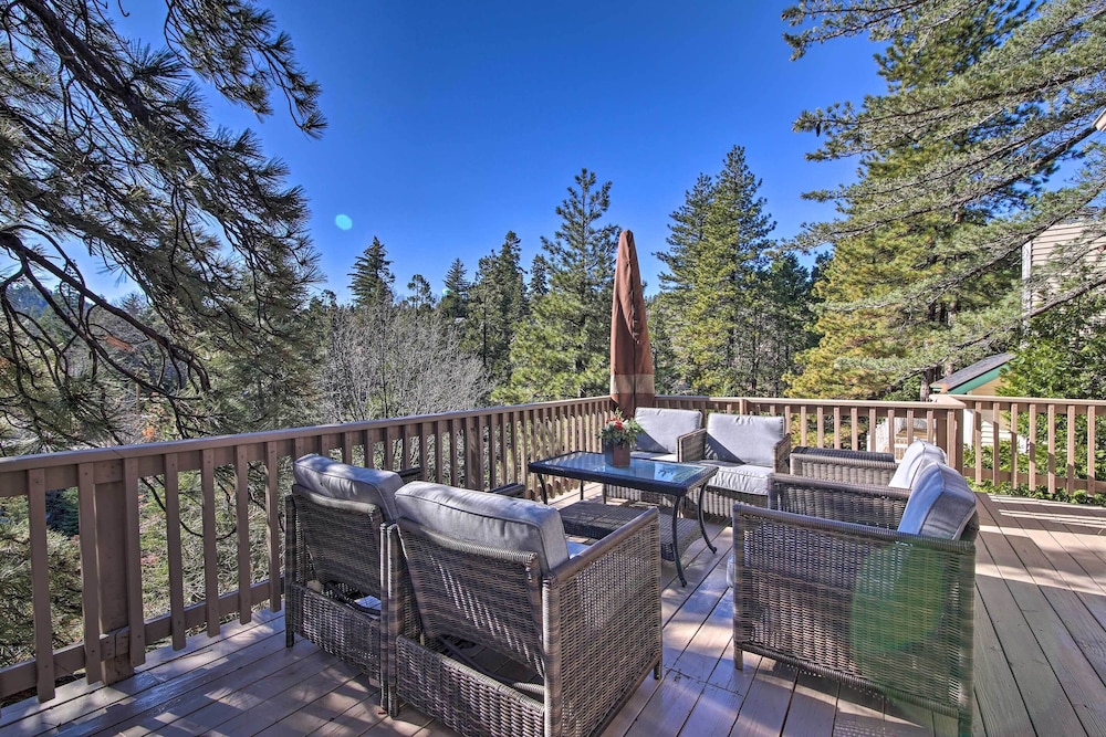 Sugar Bear Lodge w/ Game Room - 5 Mi to Village! view 4