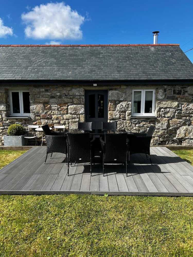 Cottage 4 Miles to Hayle Beach With EV Charger