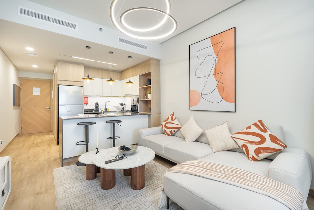 Chic Modern Studio Apartment for 2 in JVC