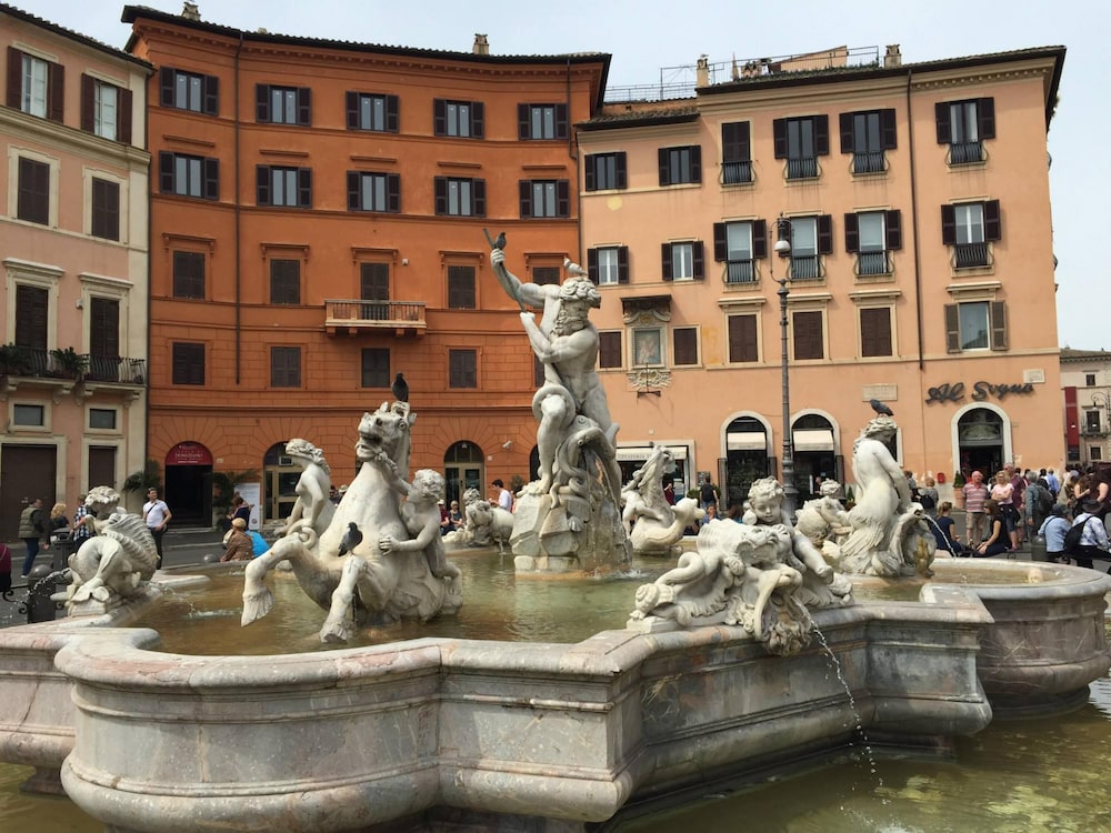 In Rome at Spanish Steps Classy Apartment With Modern Design in an Historic Palazzo