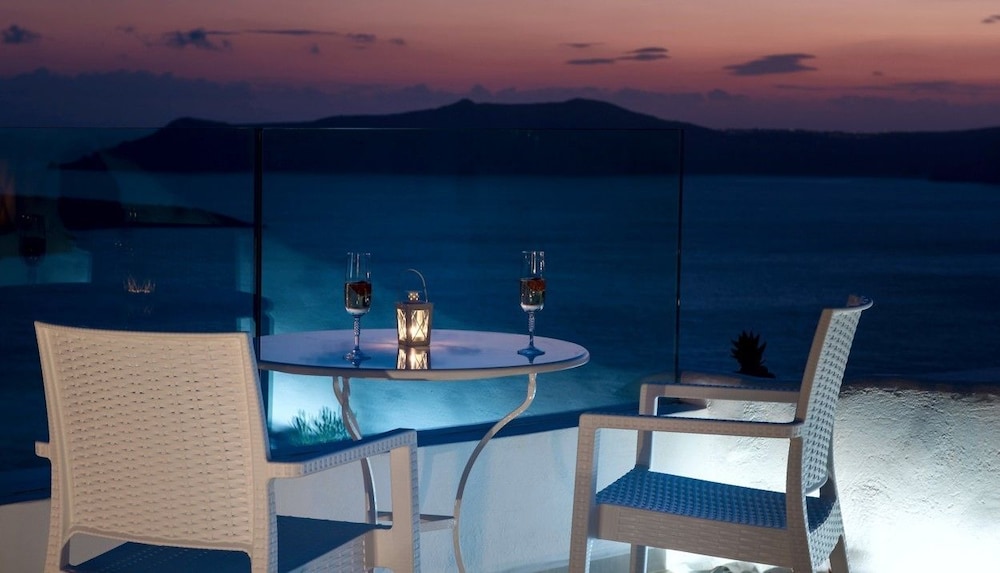 Fira Deep Blue Suite photo 5