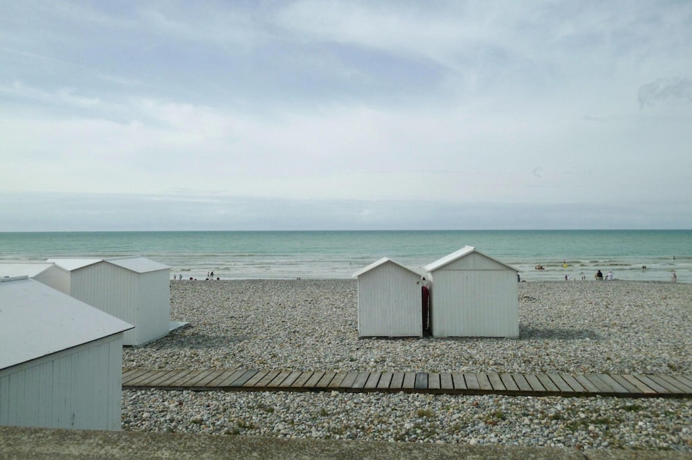Holiday Home in Criel sur Mer With Balcony view 5