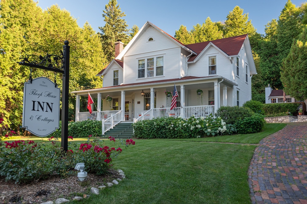 Thorp House Inn & Cottages
