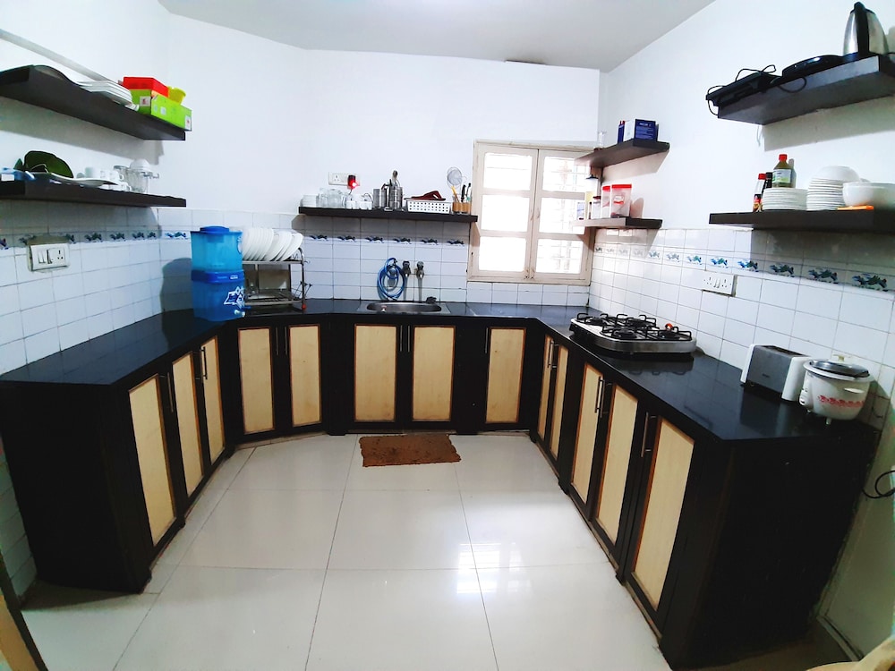 SmartStay Service Apartment