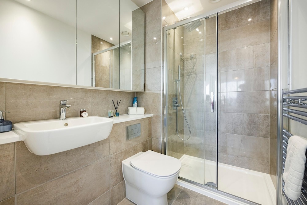 Newly Built 2 Bed Apartment By London City Airport