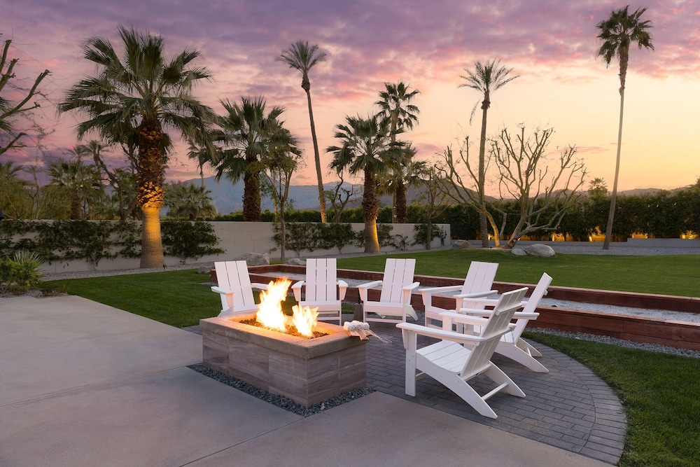 Polo Villa 5 by Avantstay Outdoor Bocce Ball Fire Pit BBQ Pool Spa 260332 6 Bedrooms