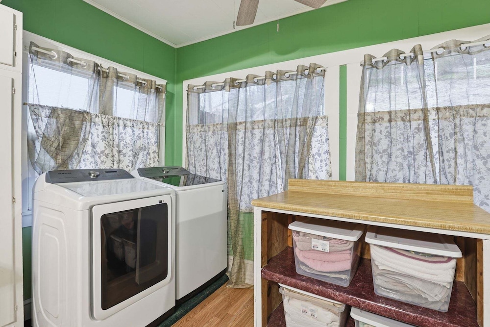 Cozy Matewan Trail Stay 3 Bedroom Home