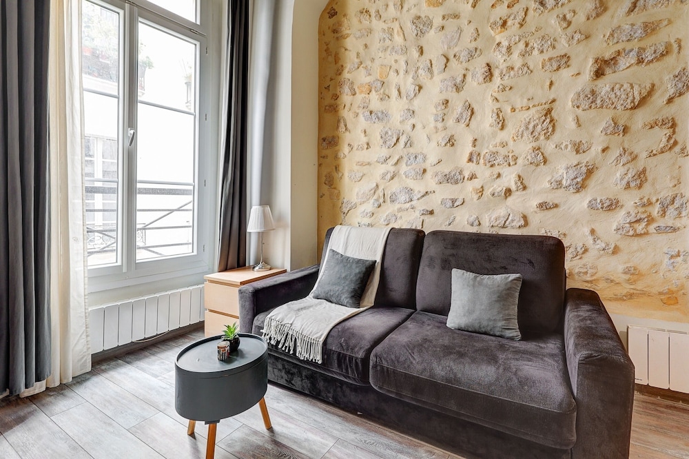 Charming Le Marais Mezzanine Studio