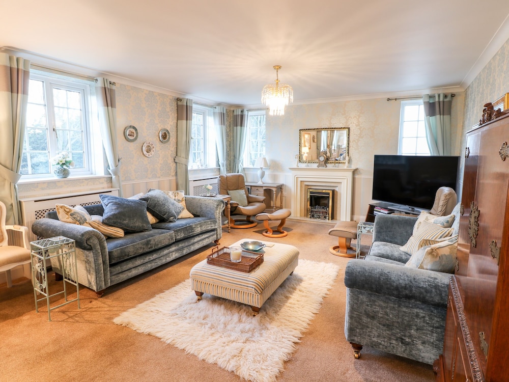 Yardley Manor