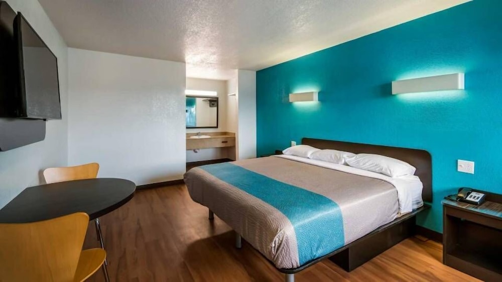 Motel 6 Houston, TX – FM 1960 - Bammel
