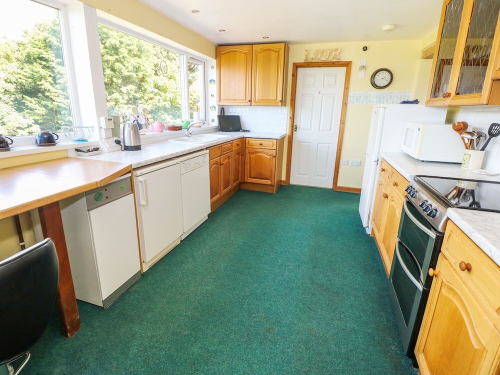 Morfa Isaf Cottage view 3