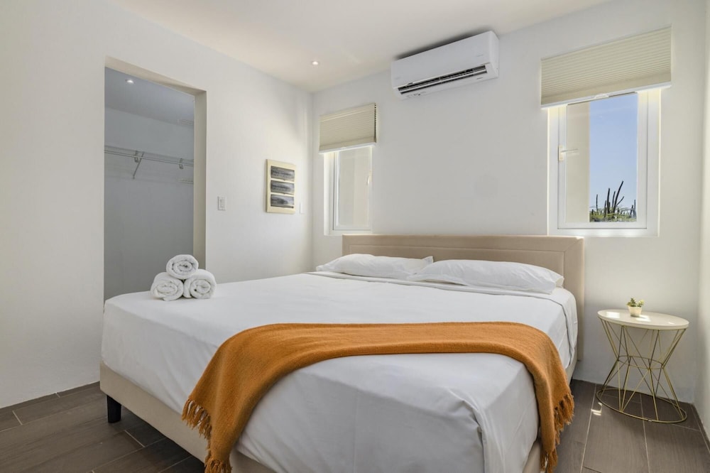 NEW Modern 2BR 2BA w Privatepool in Quiet Area