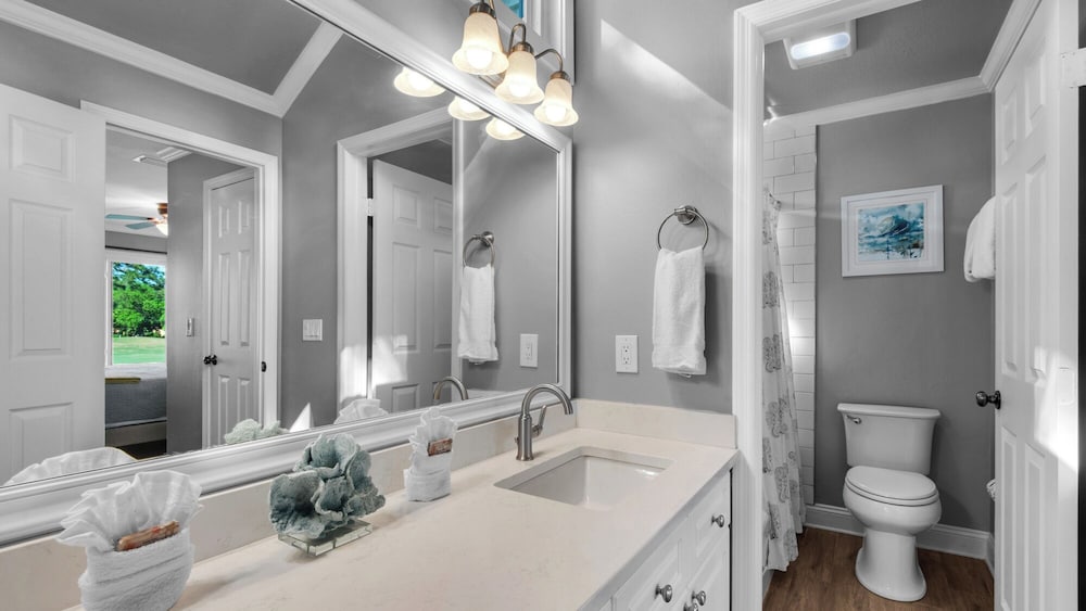 Waterfront Retreat in Sandestin w/ Golf Cart & Free Attraction Tickets!