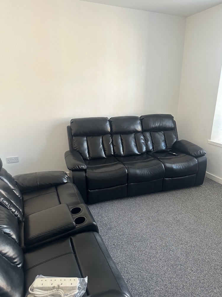 Central 3-bed Seaside Apartment - Sleeps 5