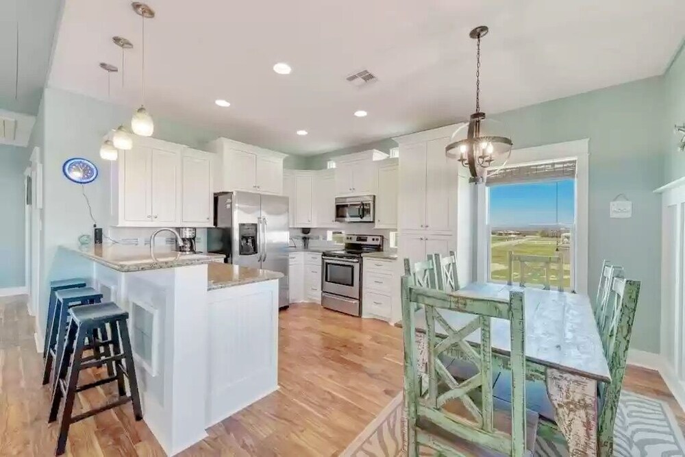 The Beach House 3 Bedroom Home by RedAwning view 2