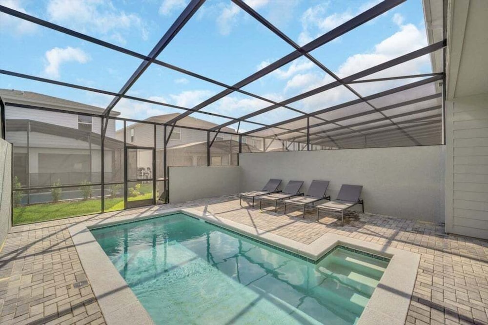 5 Bedroom Townhome With Private Splash Pool! 5 Townhouse