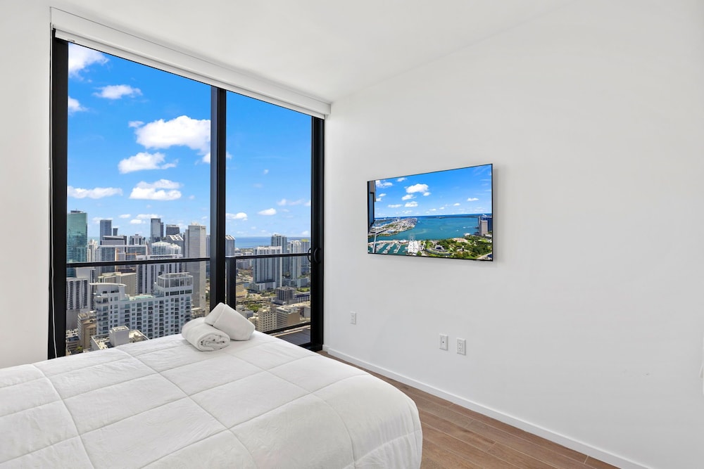 Lux Condo with Stunning Miami Views