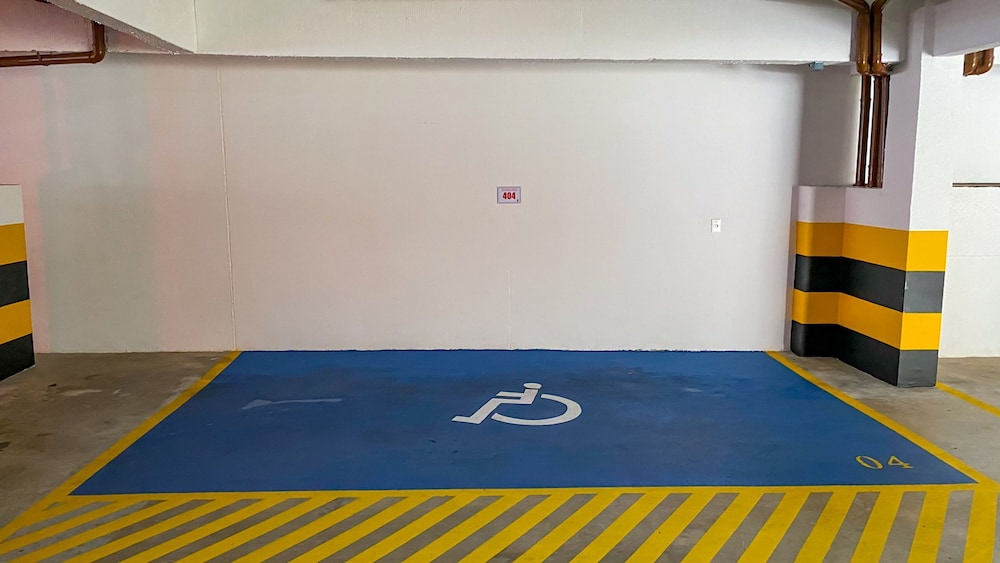 Apto c Varanda Piscina e Sal o de Jogos