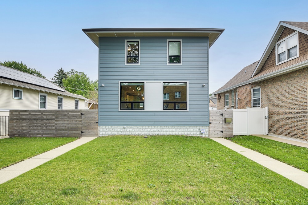 Game Room, Deck & Yard: Chicago Home