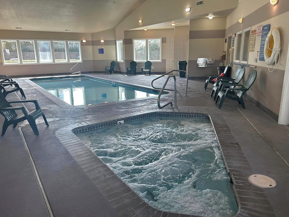 Sunset Oceanfront Lodging