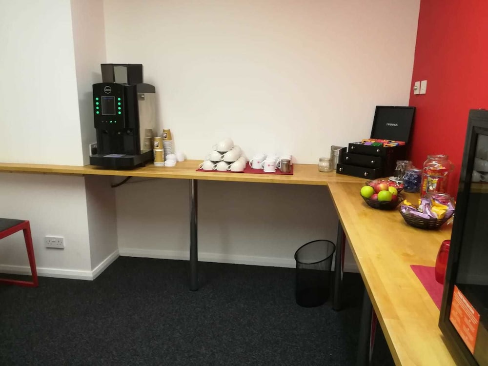 Chesterfield Vacations - ibis Chesterfield North - Barlborough - Property Image 10