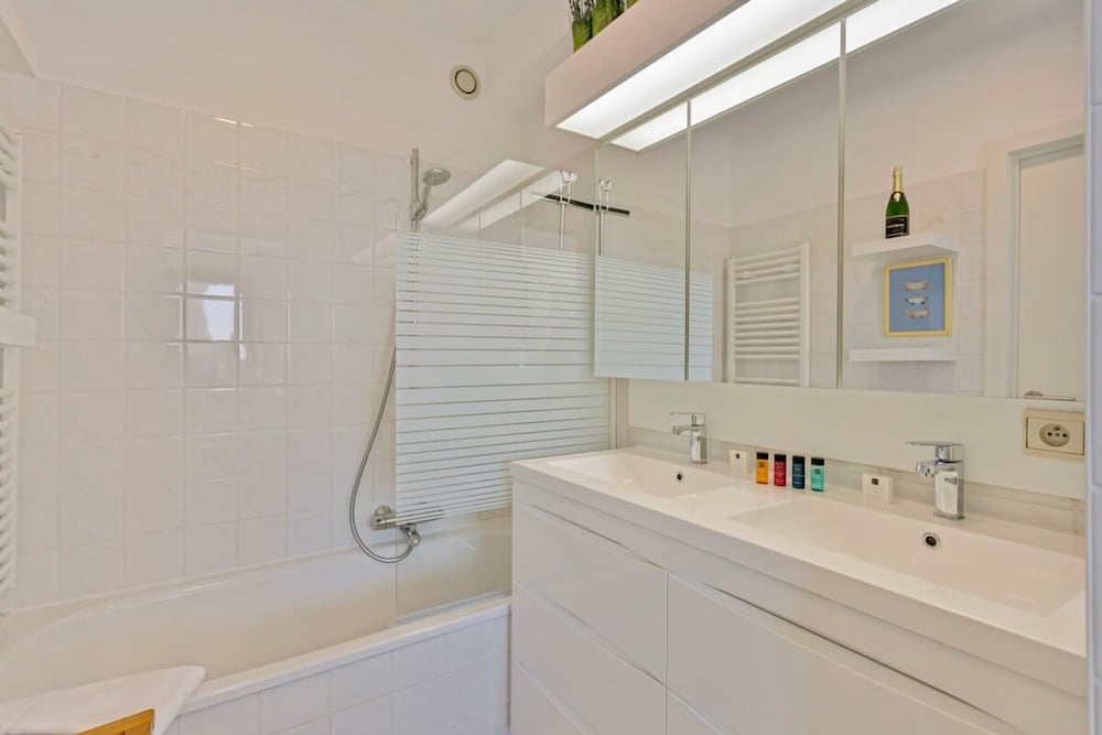 Comfortable Appartement With sea View 2 Terraces