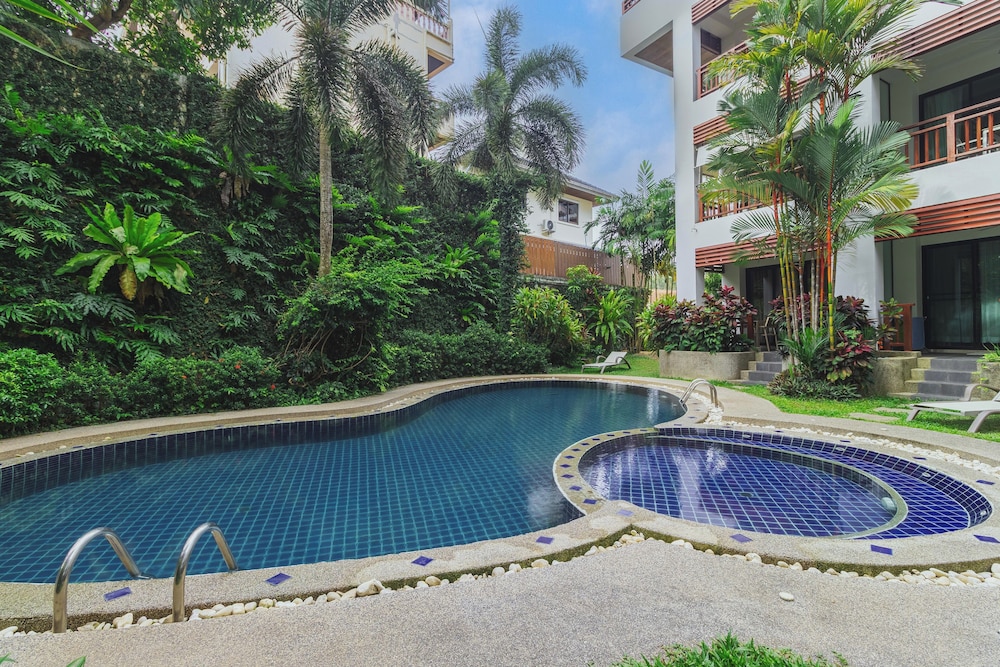 1BR Condo Pool 5min Walk to Beach C131