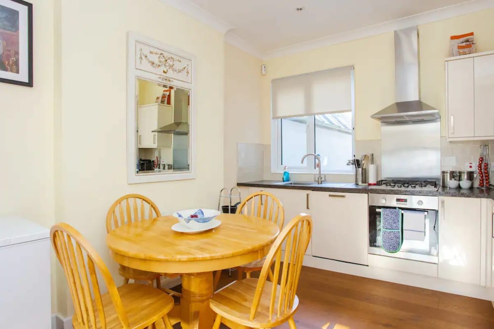Peaceful 2 Bedroom Apartment in Affluent Fulham