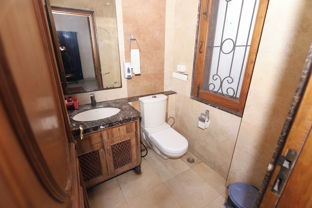 Hotel Ashray Noida
