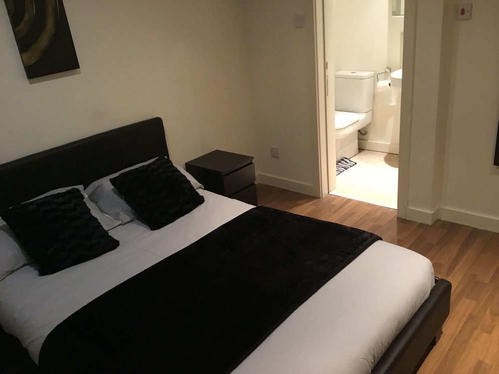 Whitworth Street Apartments