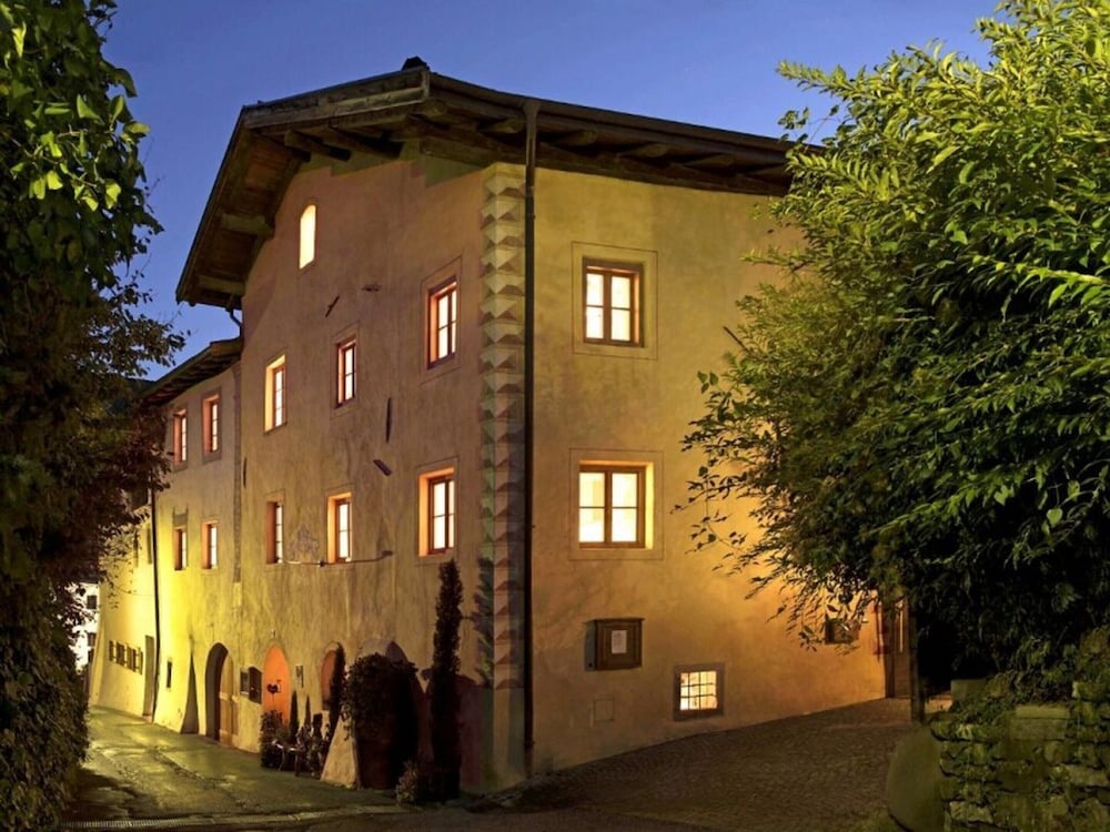 Ansitz Gurtenhof Comfortable Holiday Residence view 4
