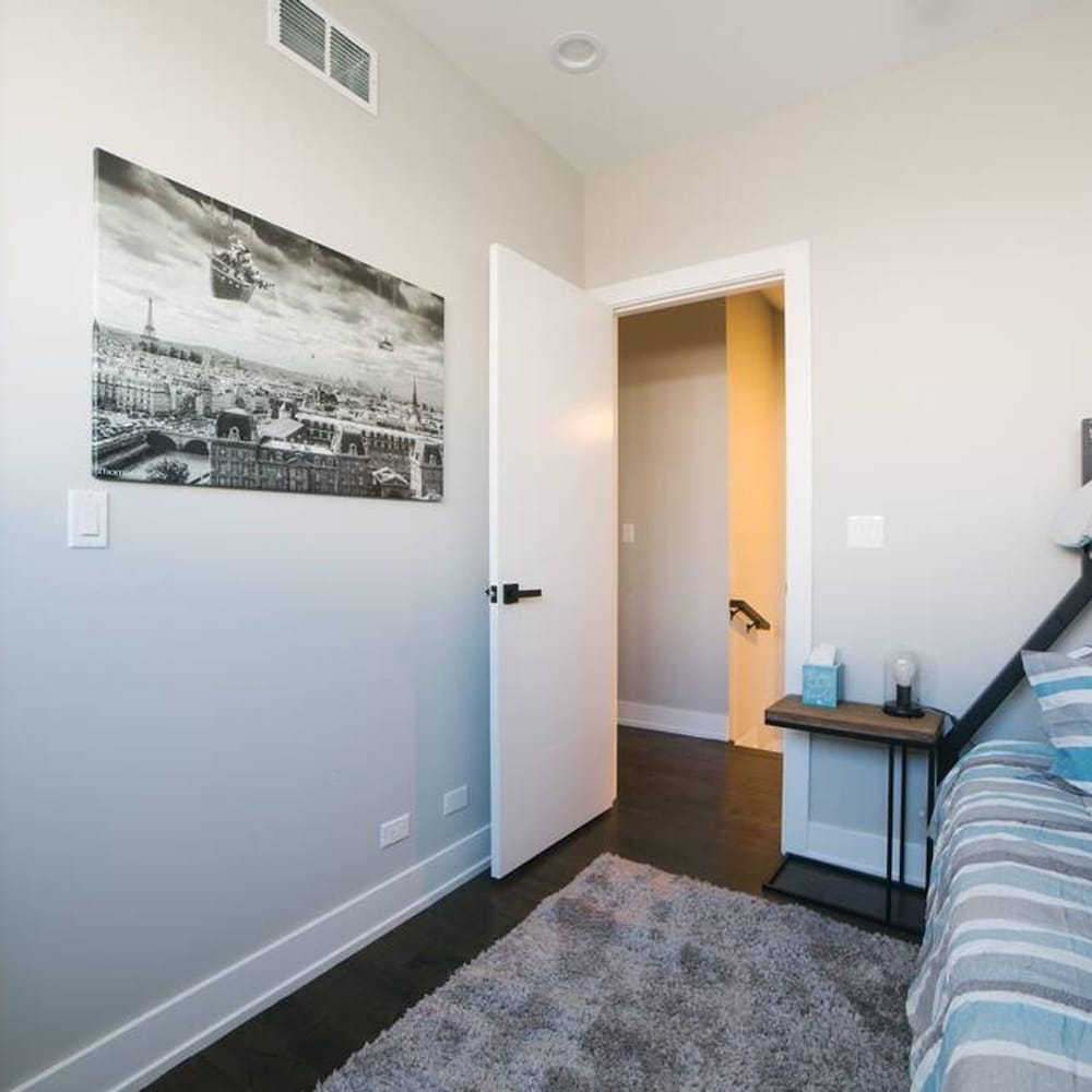 Magnificent NEW Home w 8 Beds Free Parking