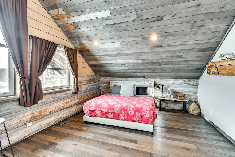 Perfect for Families: Custom-built Harrison Cabin!