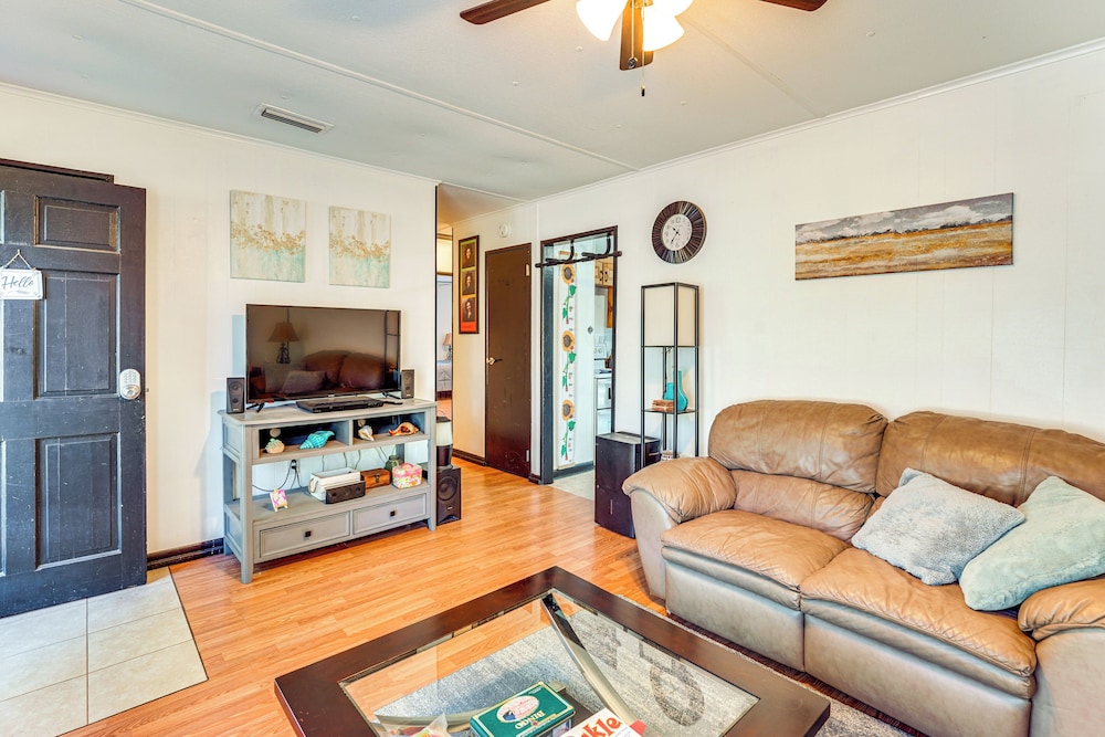 Kayak, Snorkel & More: Quiet Home in High Springs!