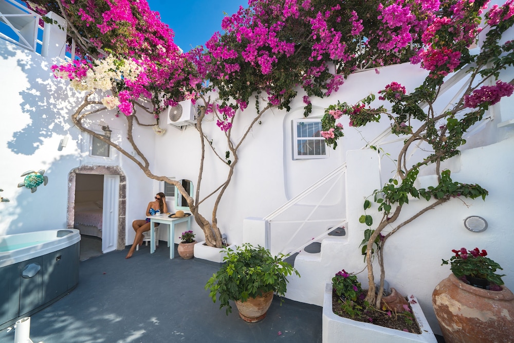 Santorini Paradise
