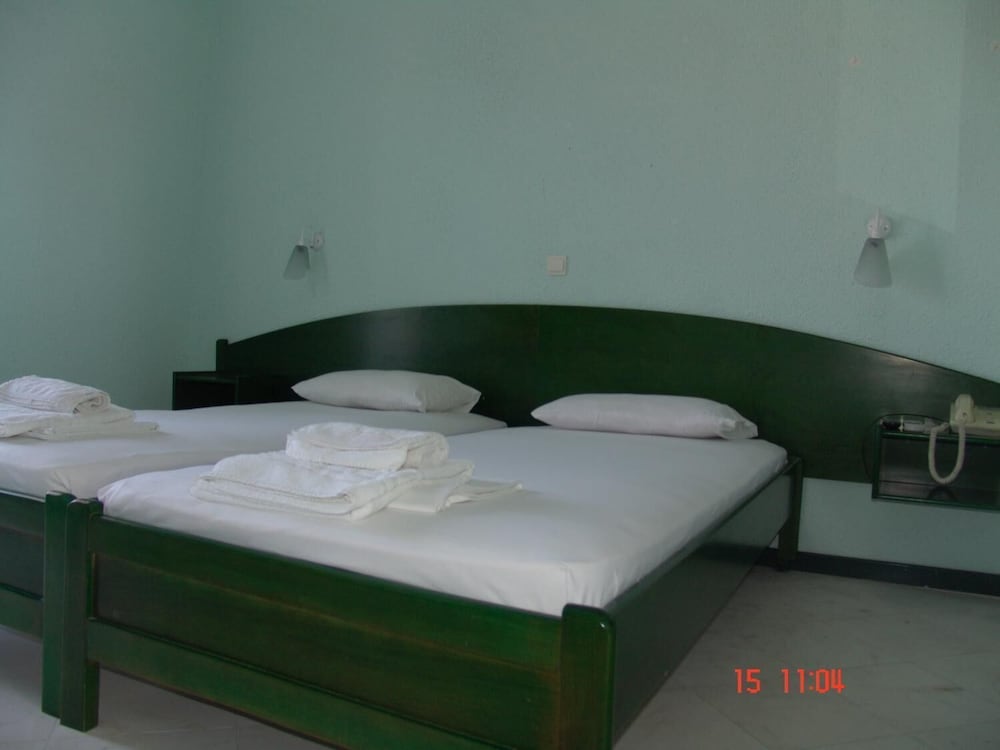 Nikos Apartments
