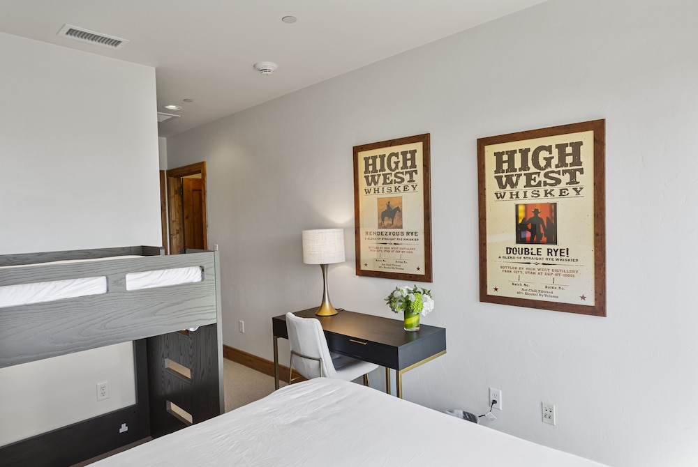 Shooting Star Lodge at Deer Valley Resort - Three Bedroom Deluxe Residence #201 3 Condo