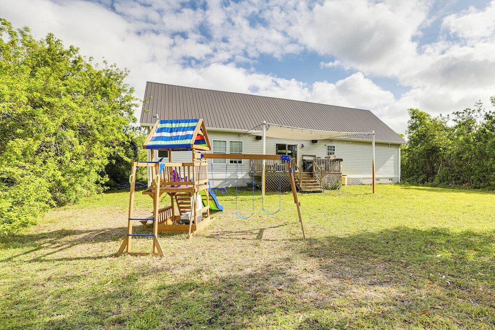 Remote-work Friendly: Lehigh Acres Family Home