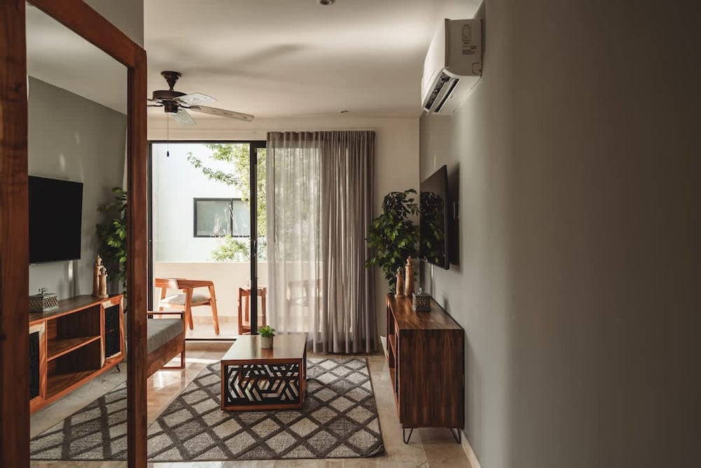Zama Condo w Rooftop Pool Gym Coworking Cinema